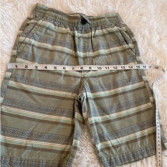 OSHKOSH B'GOSH Boys Short Sz 10A Gently Used - Picture 7 of 9